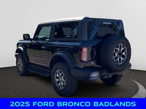 New 2025 Ford Bronco Badlands image 3