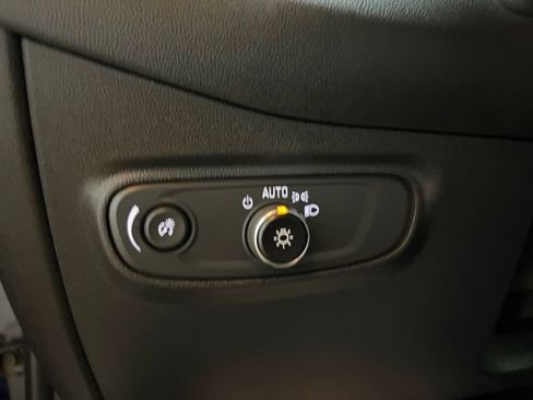 Used 2021 Chevrolet Equinox LT FWD image 38