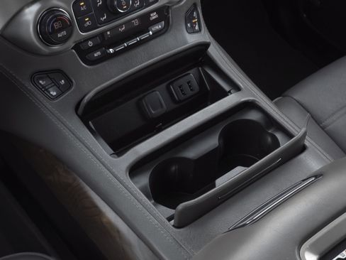 Used 2019 GMC Yukon XL Denali w/ Open Road Package image 17