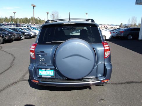 Used 2011 Toyota RAV4 LE w/ Base L4 Extra Value Pkg image 4