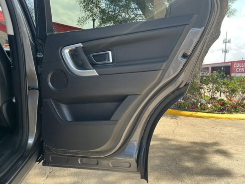 Used 2018 Land Rover Discovery Sport HSE image 28