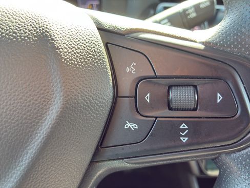 Used 2023 Chevrolet Bolt LT FWD image 27