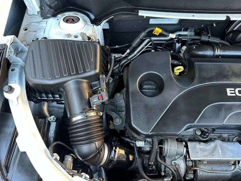 Used 2021 Chevrolet Equinox LT image 20