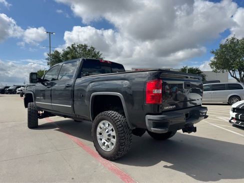 Used 2018 GMC Sierra 2500 Denali w/ Duramax Plus Package AWD/4WD image 3