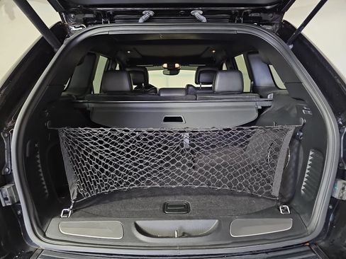 Used 2019 Jeep Grand Cherokee High Altitude RWD image 12