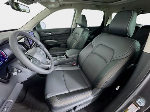 New 2026 Nissan Pathfinder SL image 11