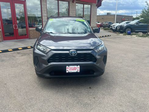 Used 2022 Toyota RAV4 LE AWD/4WD image 2