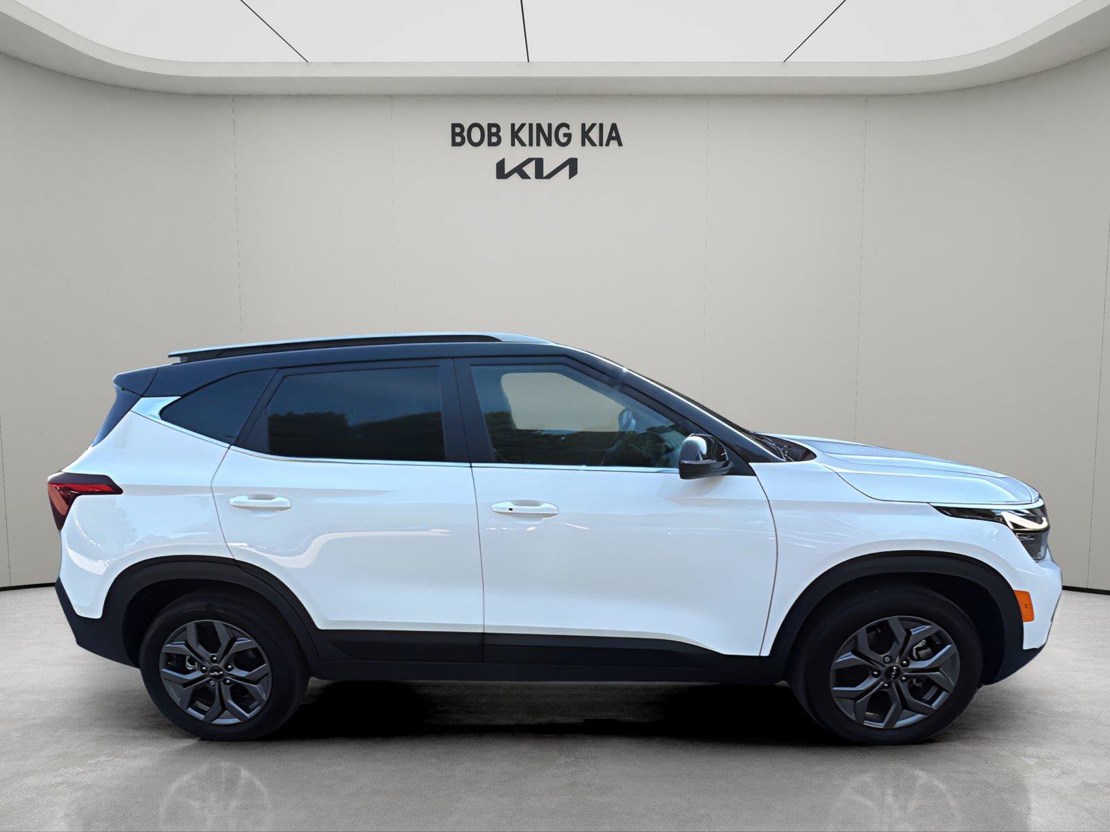 Used 2024 Kia Seltos S AWD/4WD image 6