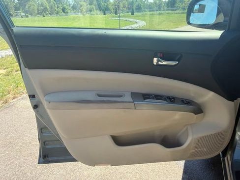 Used 2005 Toyota Prius w/ Pkg 4 FWD image 18