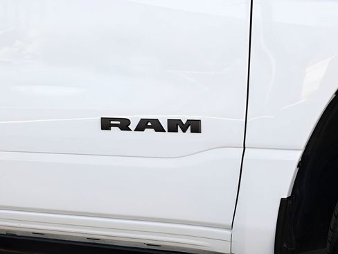 Used 2023 RAM 1500 Laramie AWD/4WD image 11