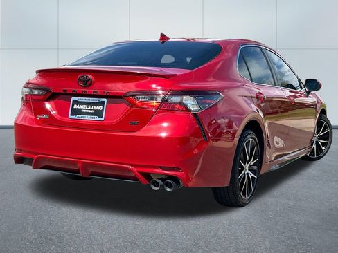 Used 2023 Toyota Camry SE FWD image 2