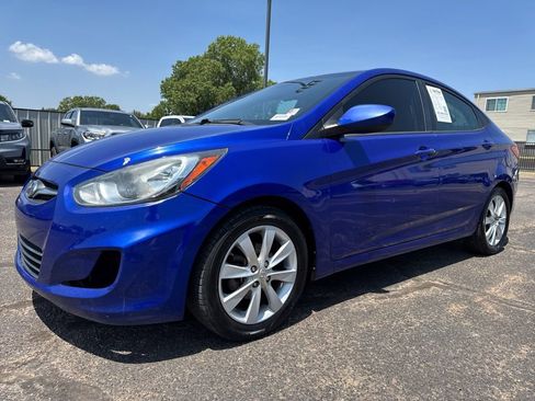Used 2012 Hyundai Accent GLS w/ Premium Pkg 3 FWD image 3