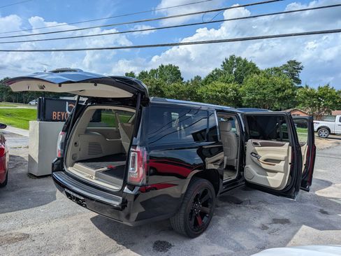 Used 2016 GMC Yukon XL Denali w/ Open Road Package AWD/4WD image 10