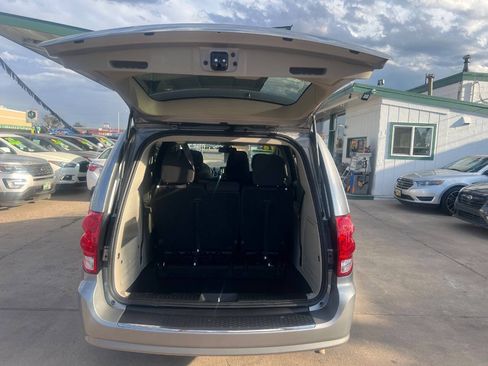 Used 2018 Dodge Grand Caravan SE w/ UConnect Hands-Free Group FWD image 7