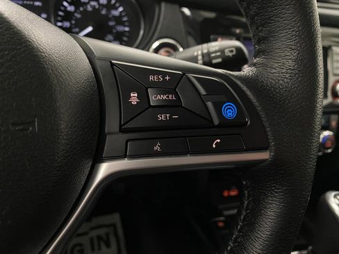 Used 2019 Nissan Rogue SV w/ Premium Package AWD/4WD image 18