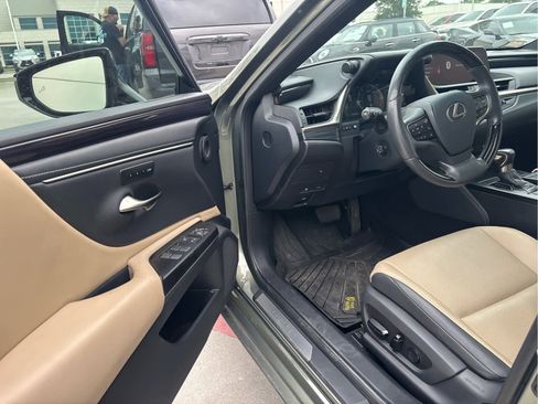 Used 2020 Lexus ES 350 w/ Premium Package FWD image 5