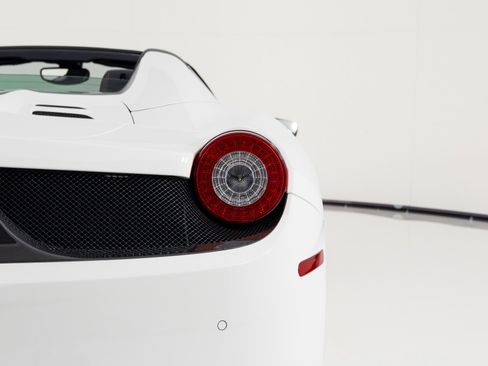 Used 2015 Ferrari 458 Spider image 62