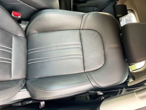 Used 2024 Honda HR-V EX-L image 18