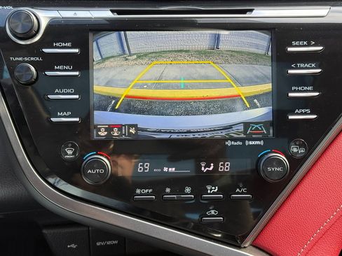 Used 2020 Toyota Camry XSE image 13