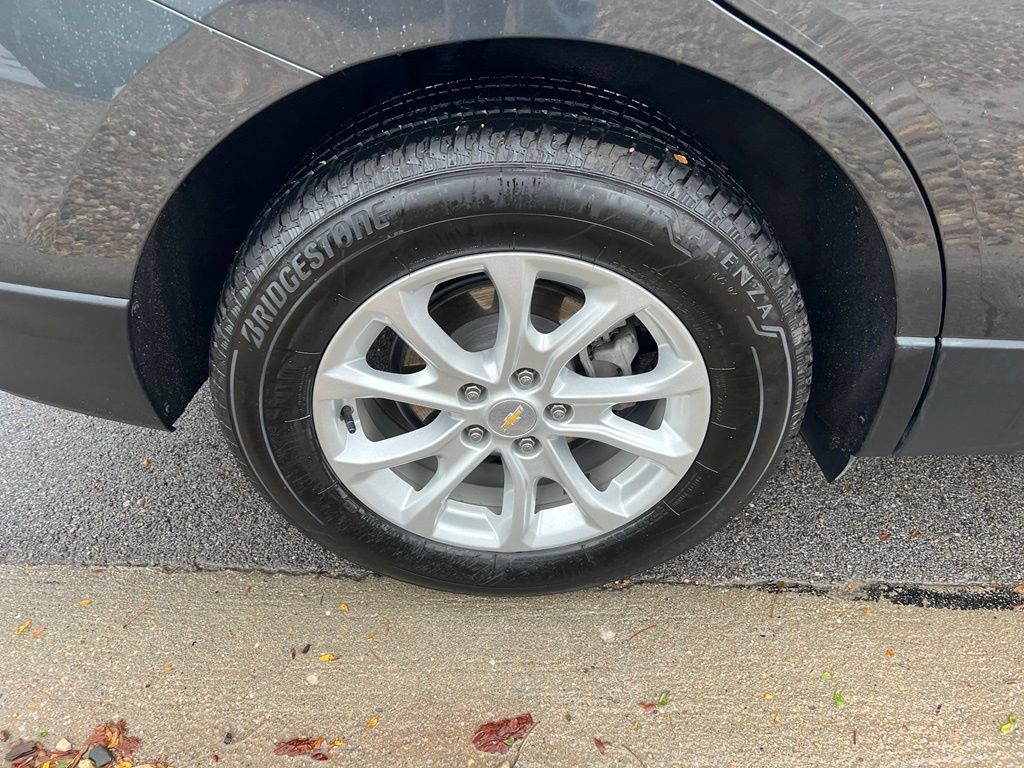 Used 2018 Chevrolet Equinox LT FWD image 11