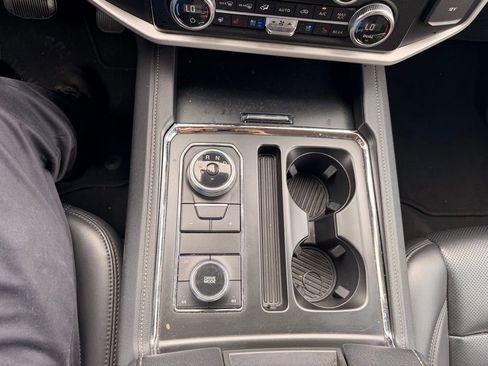 Used 2024 Ford Expedition Max XLT AWD/4WD image 16