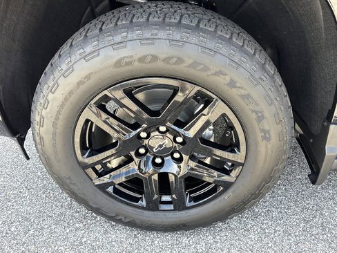 New 2026 Chevrolet Silverado 1500 High Country w/ Midnight Edition AWD/4WD image 9