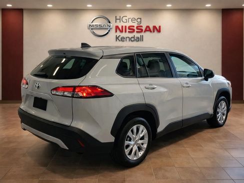Used 2022 Toyota Corolla Cross L FWD image 4