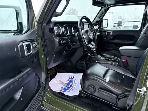 Used 2022 Jeep Wrangler Unlimited Sahara image 8