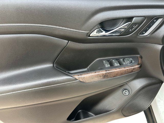 Used 2023 GMC Acadia Denali w/ Denali Technology Package AWD/4WD image 12