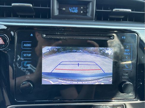 Used 2017 Toyota Corolla LE image 21