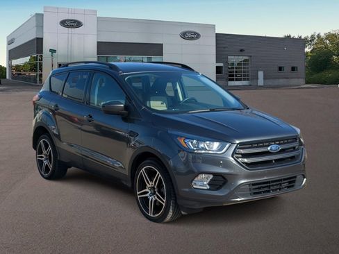 Used 2019 Ford Escape SEL image 2