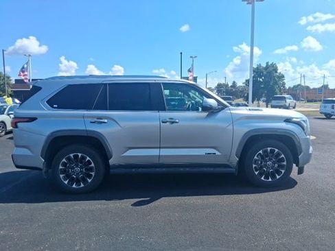 Used 2024 Toyota Sequoia Limited w/ Tow Technology Package AWD/4WD image 3