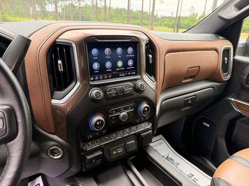 Used 2022 Chevrolet Silverado 2500 High Country w/ Safety Package II AWD/4WD image 22