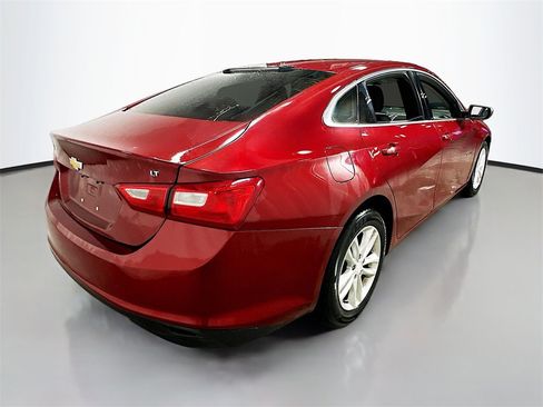 Used 2018 Chevrolet Malibu LT image 8