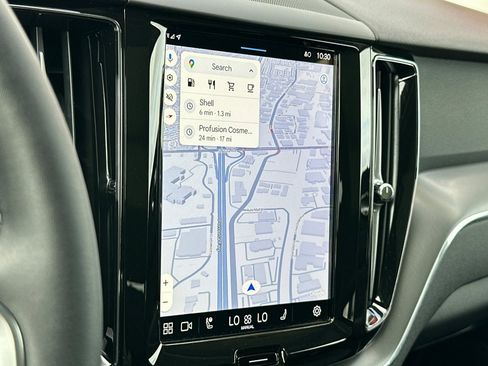 Used 2025 Volvo XC60 B5 Core w/ Protection Package Premier image 20