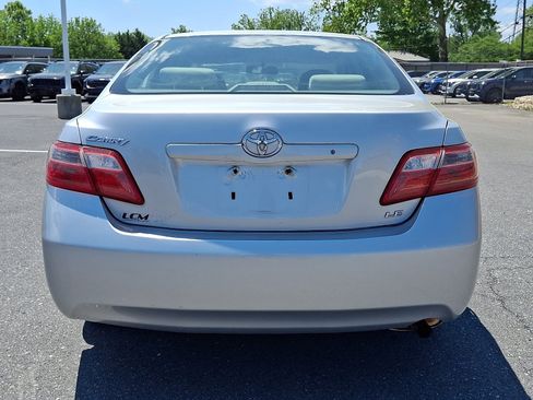 Used 2009 Toyota Camry FWD image 6