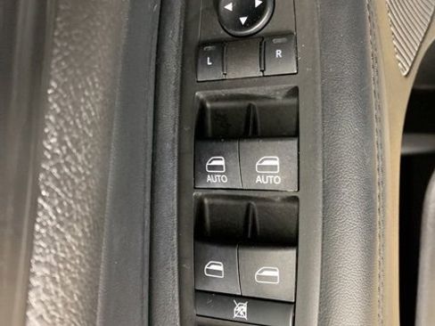 Used 2021 Jeep Grand Cherokee Laredo X image 17