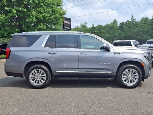 Used 2022 GMC Yukon SLT w/ SLT Premium Package image 7