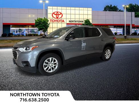 Used 2020 Chevrolet Traverse LS FWD image 1
