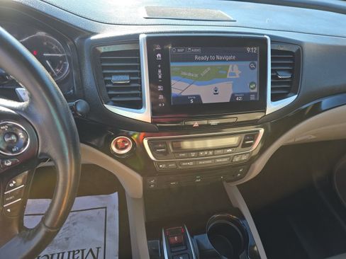 Used 2017 Honda Pilot Elite image 12