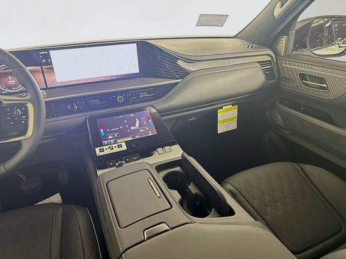 New 2026 INFINITI QX80 Autograph w/ Premium Cargo Package image 28