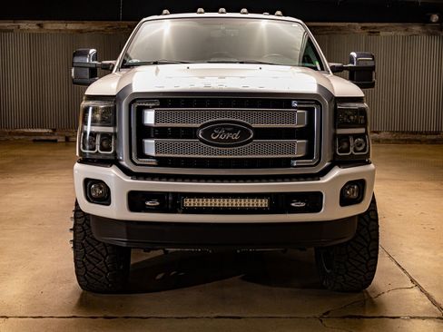 Used 2015 Ford F350 Platinum image 2