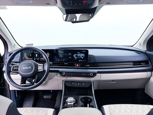 Certified 2025 Kia Carnival EX FWD image 31