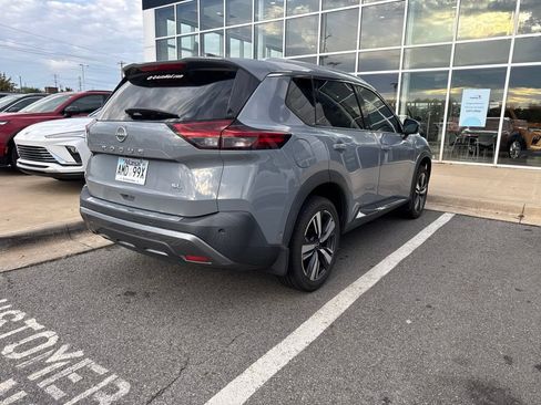 Used 2022 Nissan Rogue SL w/ SL Premium Package FWD image 3