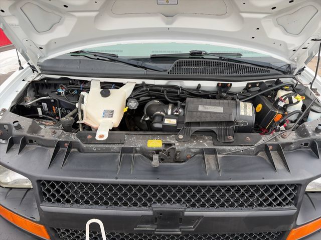 Used 2014 Chevrolet Express 2500 RWD image 44