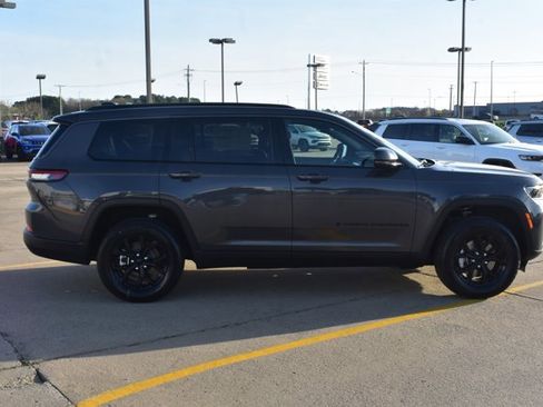 New 2026 Jeep Grand Cherokee L 4WD image 4