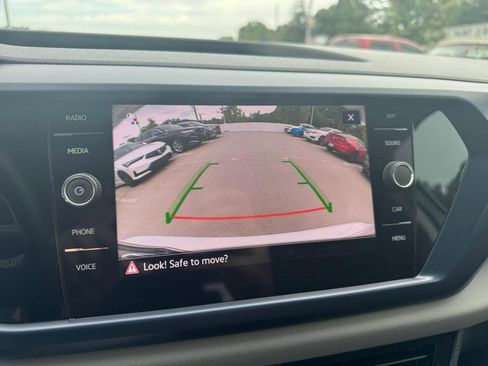 Certified 2023 Volkswagen Taos SE AWD/4WD image 19