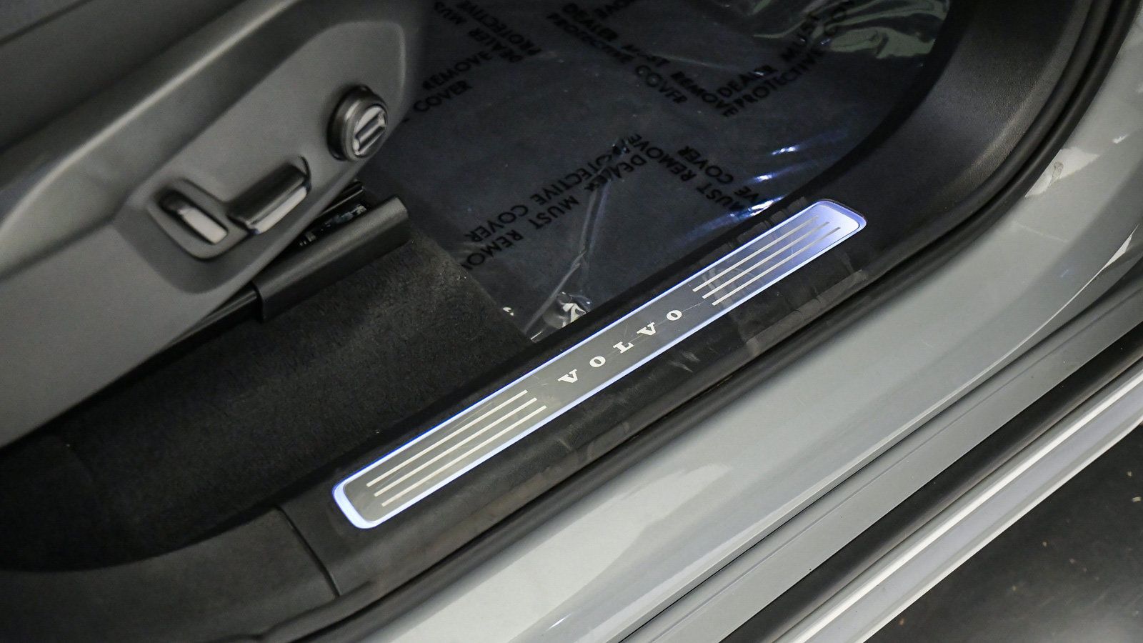 Certified 2026 Volvo XC90 B6 Plus AWD/4WD image 17