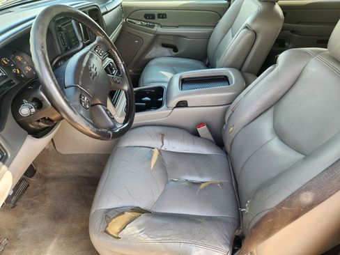 Used 2005 Chevrolet Avalanche LT w/ Preferred Equipment Group AWD/4WD image 18
