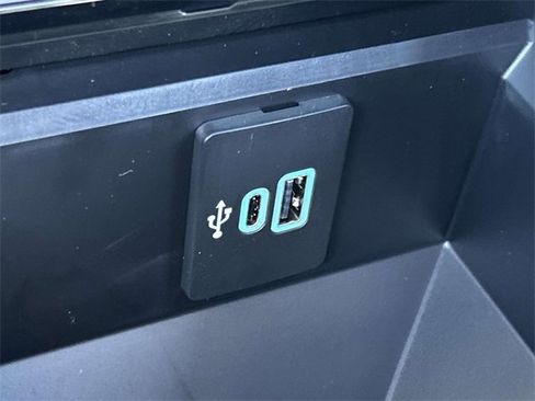 New 2026 Ford F250 Platinum w/ Tremor Off-Road Package image 31